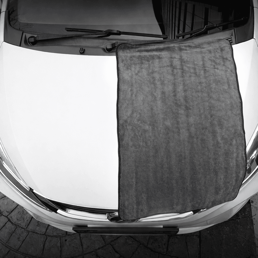 MiloCar – Osusz całe auto jednym ruchem  bez smug i bez wysiłku